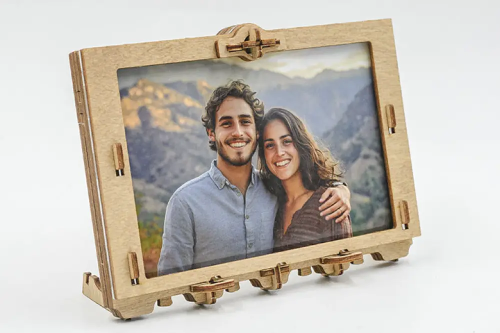 CLUEFRAME – Configuración – Montaje de los soportes y del cierre de seguridad