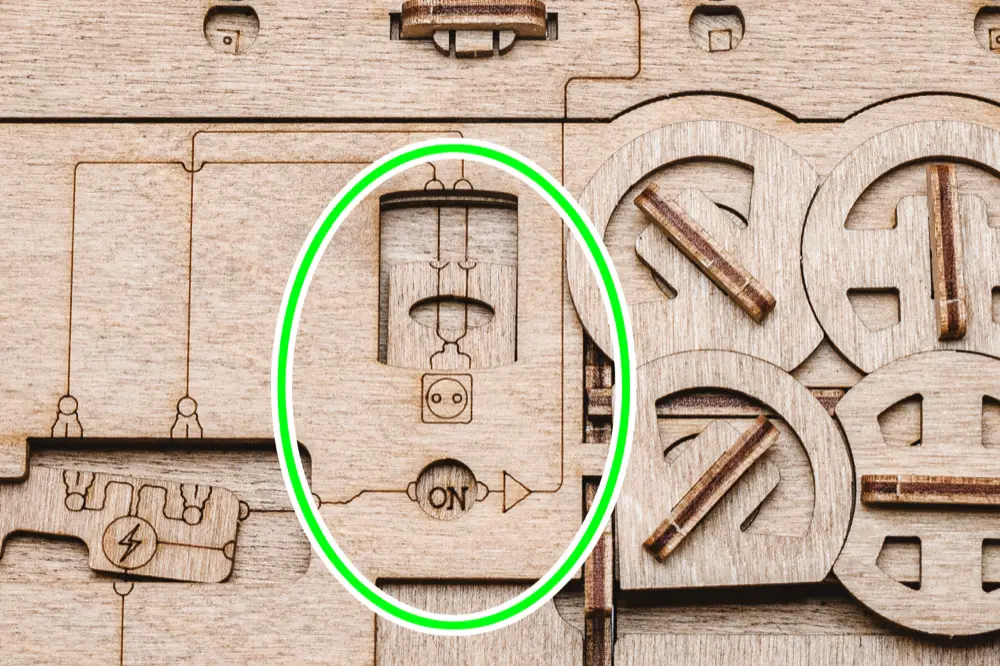 CLUEFRAME – Pistas – Enigma 4 – Solución
