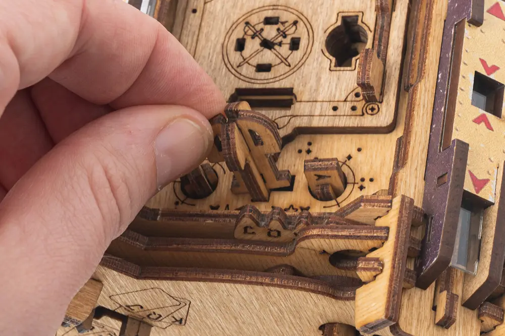 Houdini's Magic Escape – Enigma 5 – Solución