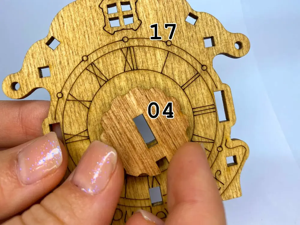 New Year Box – Montaje – Paso 1: Monta la parte delantera