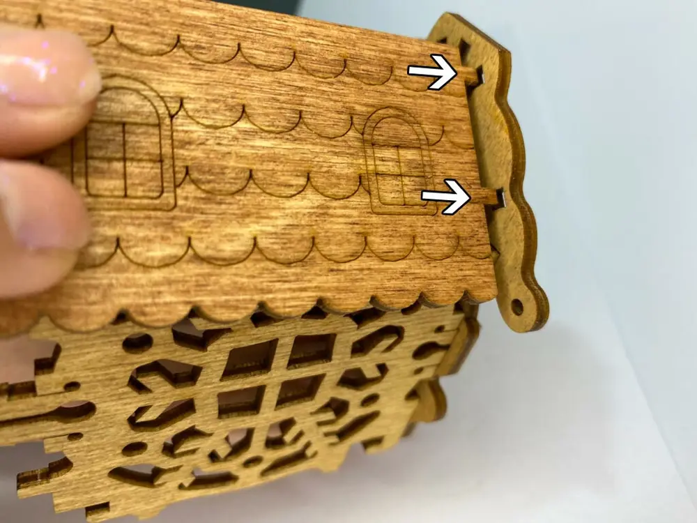 New Year Box – Montaje – Paso 3: Coloca las paredes y el tejado